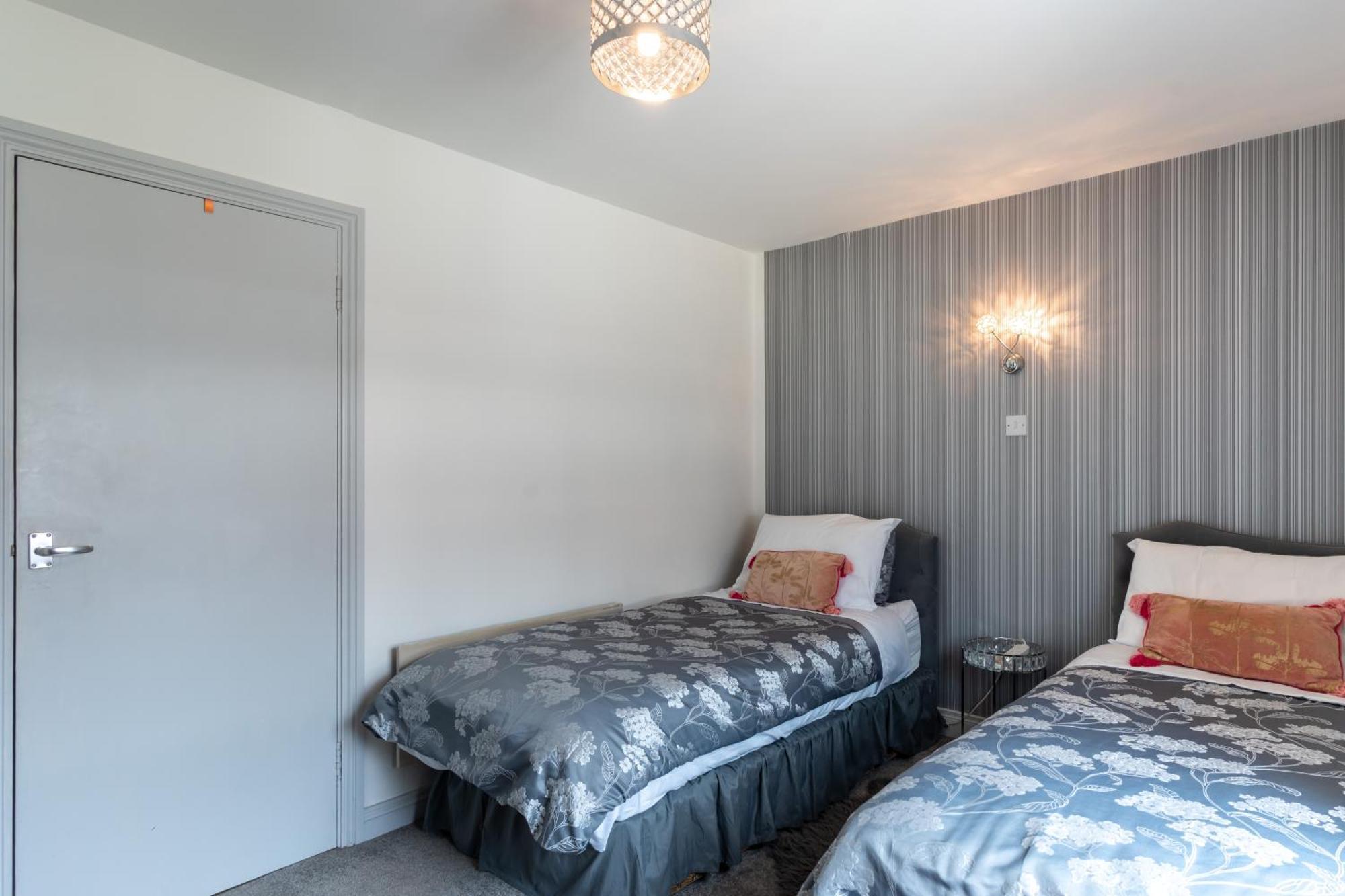 Three-Bedroom Home In Tulfarris Village, Wicklow Blessington Bagian luar foto